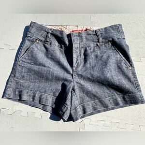 One 5 One Women’s Size 12  Pocket Denim Shorts Hook / Button & Zip Dark Wash